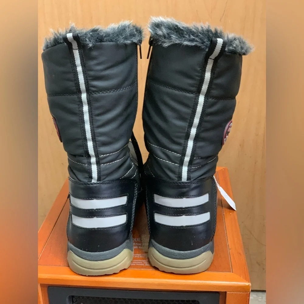 Amazon Black Laced/Side Zip Mid-Calf Winter Boots with Faux Fur Lining. Size-11W